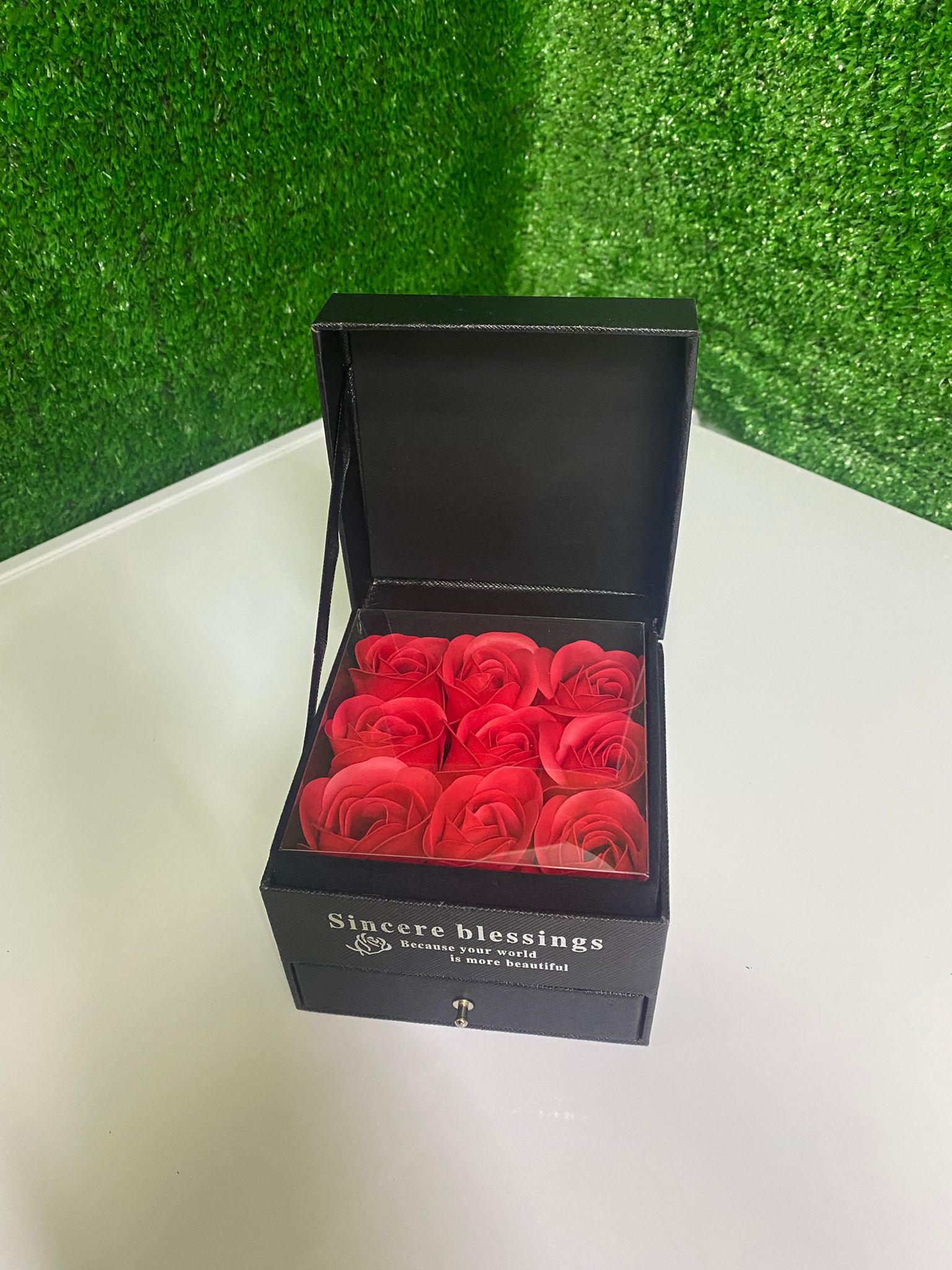 İstiridye İnci Kolye Sürpriz Gül Kutusu (Çekmeceli Özel Tasarım)